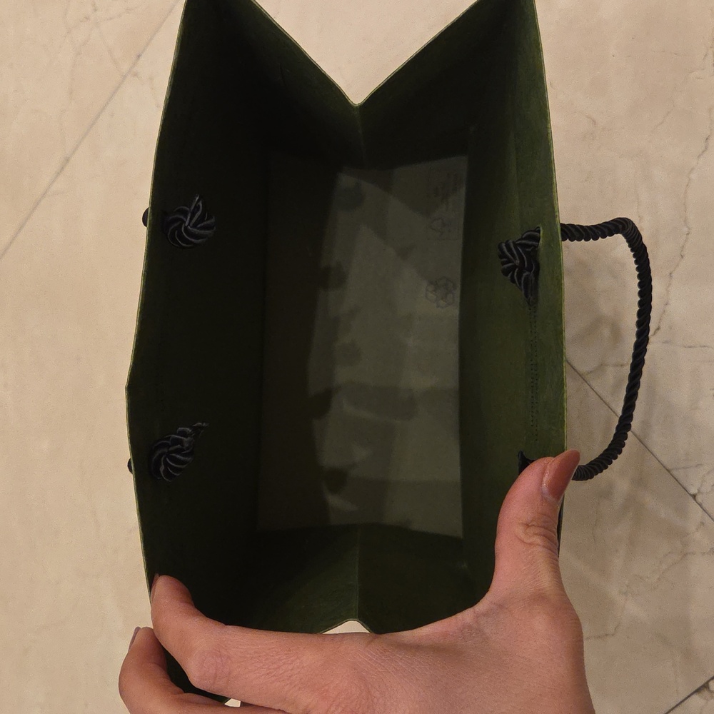 BRAND NEW AUTHENTIC GUCCI LARGE PAPER SHOPPING GIFT BAG 14" X 10" - Picture 5 of 5